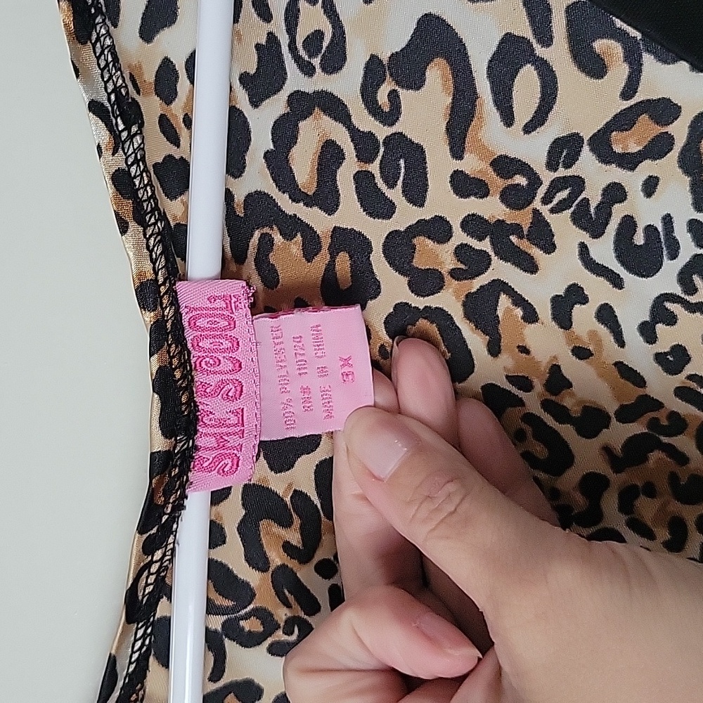 Leopard Print Top - Picture 3 of 4